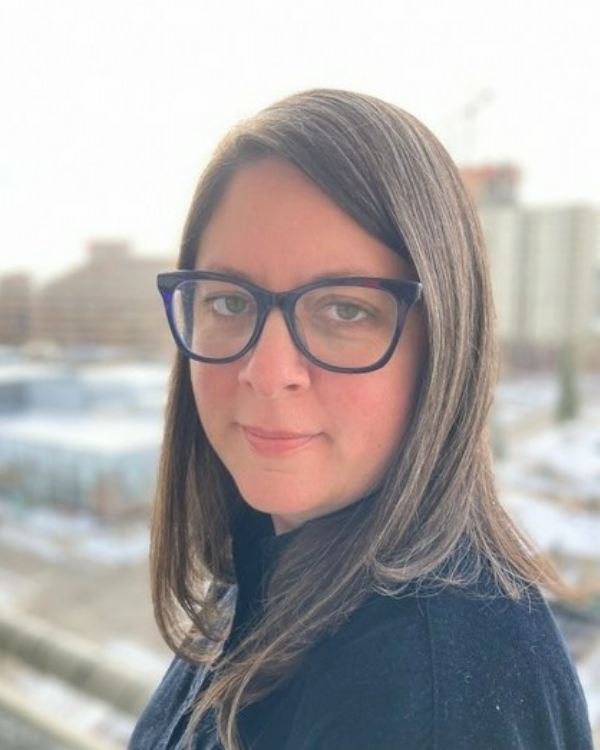 1- Therapist Profile Headshot - Amy King - Therapist Social Worker