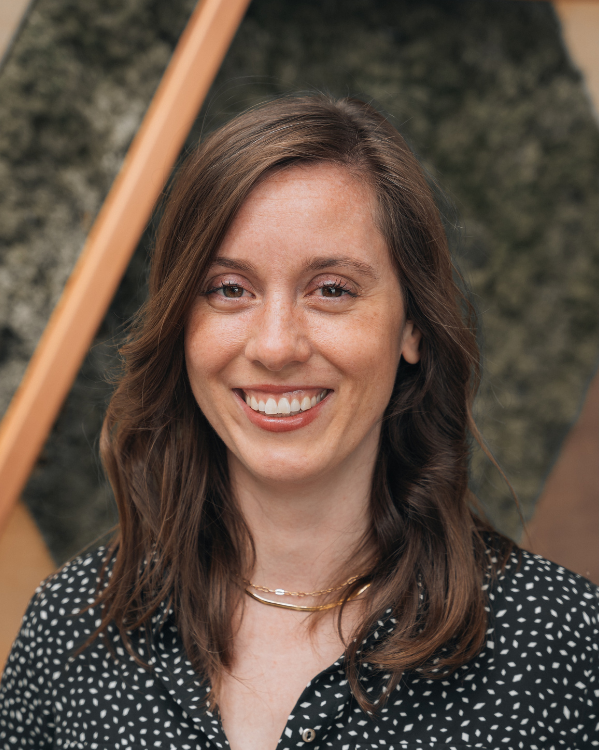 Therapist Profile Headshot - Heather Powers - Therapist Social Worker