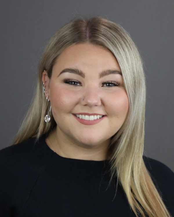 Therapist Profile Headshot - Megan Pass - Therapist Social Worker