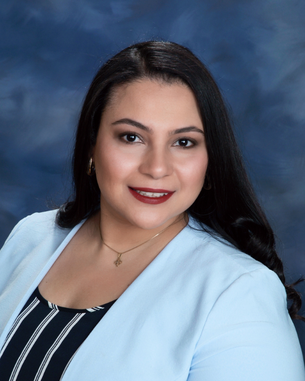 Therapist Profile Headshot - Rosemary Victor - Therapist Social Worker