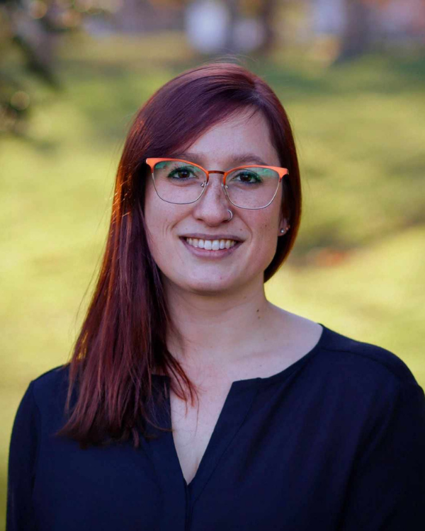 Therapist Profile Headshot - Samantha Kittell - Therapist Social Worker